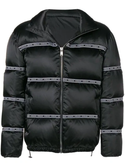 Shop Versace Daunenjacke Mit Logo In A008