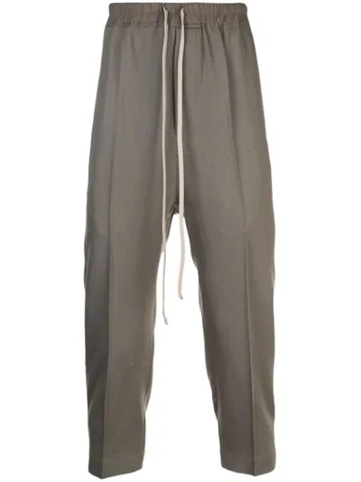 RICK OWENS CROPPED DRAWSTRING TROUSERS - 灰色