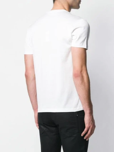 Shop Versace T-shirt Mit Logo-stickerei In White