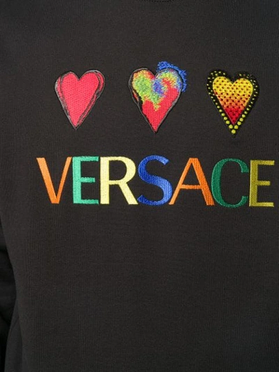 VERSACE HEARTS AND LOGO EMBROIDERED SWEATSHIRT - 黑色