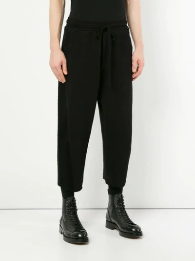 Shop Julius Weite Cropped-hose In Black