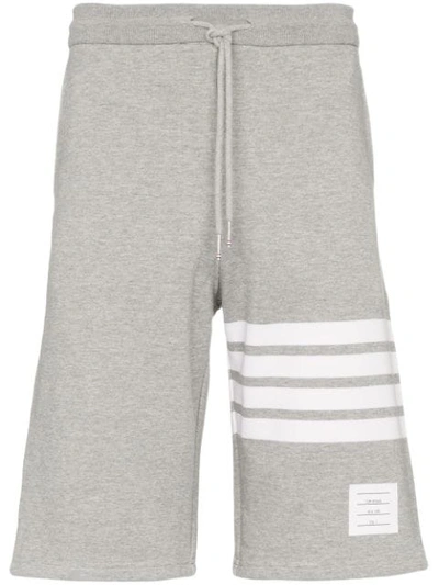 Shop Thom Browne Kurze Jogginghose Mit Logo-streifen In Grey