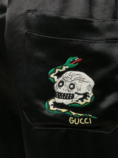 Shop Gucci Joggingshorts Mit Webstreifen In 1152 Black