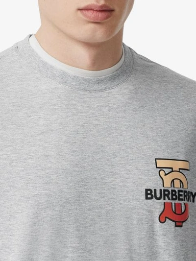 Shop Burberry 'monogram' T-shirt Mit Logo - Grau In Grey