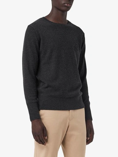 BURBERRY EMBROIDERED ARCHIVE LOGO CASHMERE SWEATER - 灰色
