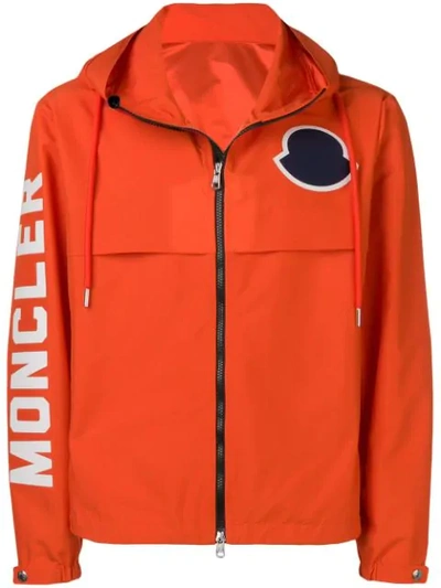 Shop Moncler Windbreaker Mit Print In Orange