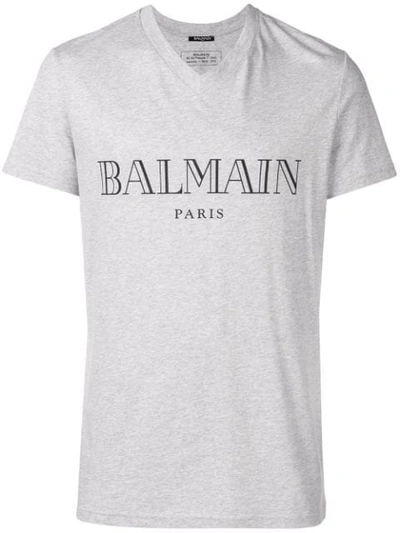Shop Pierre Balmain Balmain T-shirt Mit Logo-print - Grau In Grey