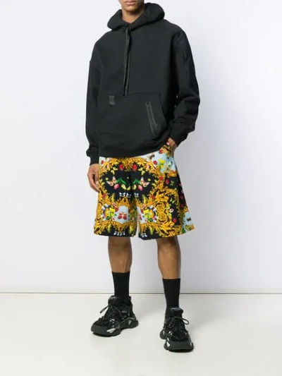 VERSACE JEANS COUTURE LOOSE-FIT PRINTED SHORTS - 黑色