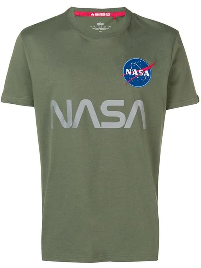 Shop Alpha Industries T-shirt Mit "nasa"-patch In Green