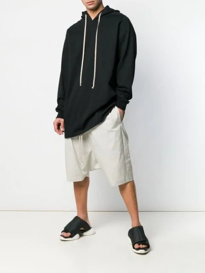 RICK OWENS DROP CROTCH SHORTS - 大地色