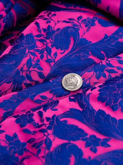 Shop Versace Bomberjacke Mit Barocker Stickerei In Pink