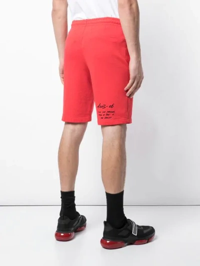 OFF-WHITE MONA LISA PRINTED TRACK SHORTS - 红色