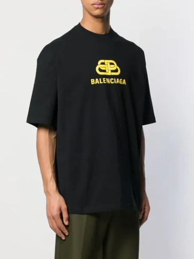 Shop Balenciaga Logo Print T-shirt In Black