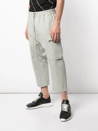 RICK OWENS CROPPED CARGO TROUSERS - 大地色
