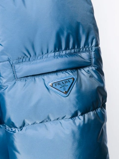 Shop Prada Daunenjacke Mit Logo - Blau In Blue