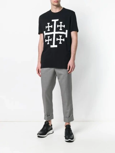 Shop Neil Barrett T-shirt Mit Kreuz-print In Black