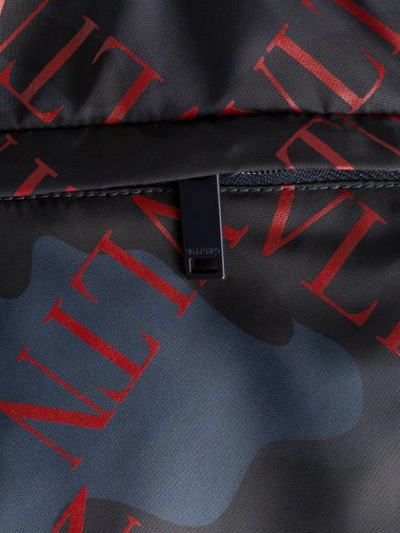 Shop Valentino Badeshorts Mit Camouflage-print In Blue