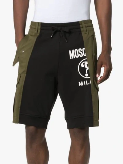 Shop Moschino Shorts Mit Logo-print In Green