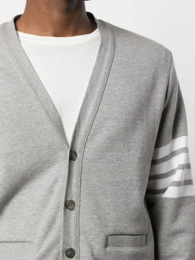 Shop Thom Browne Cardigan Mit Logo-streifen - Grau In Grey