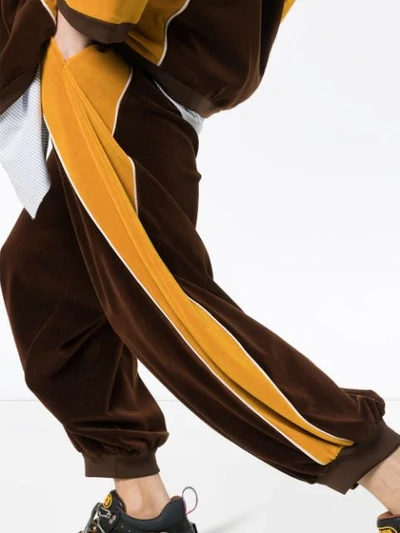 GUCCI SULTAN BAGGY VELVET TRACK PANTS - 棕色