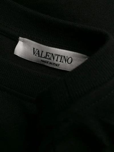 Shop Valentino T-shirt Mit Logo-print - Schwarz In Black