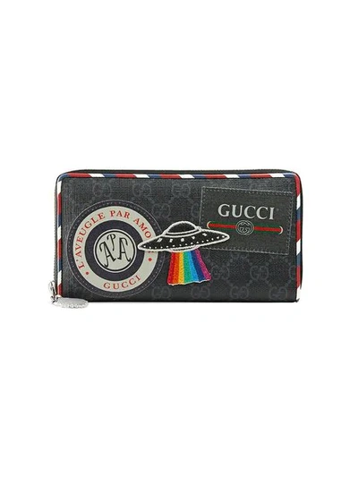 Shop Gucci Night Courrier Gg Supreme Zip Around Wallet In Black