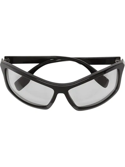 Shop Burberry Sonnenbrille Mit Ergonomischem Gestell In Black
