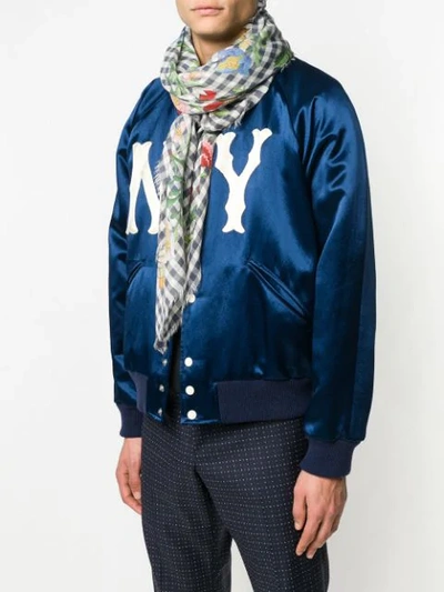 Shop Gucci Schal Mit Blumen-print In Blue
