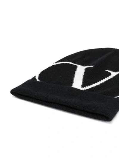 Shop Valentino Garavani Beanie Mit Vlogo In Black