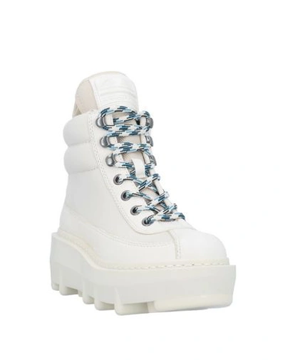 Shop Marc Jacobs Ankle Boot In Ivory