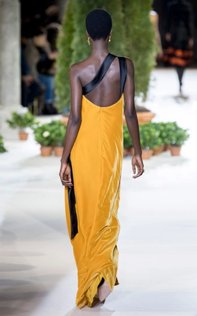 Shop Oscar De La Renta Tie-detailed Velvet Maxi Dress In Yellow