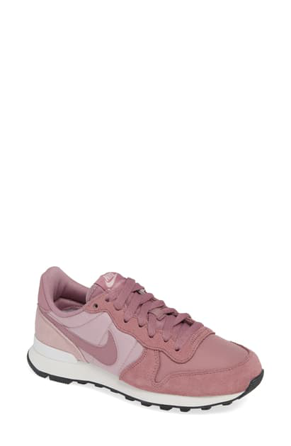 nike internationalist plum