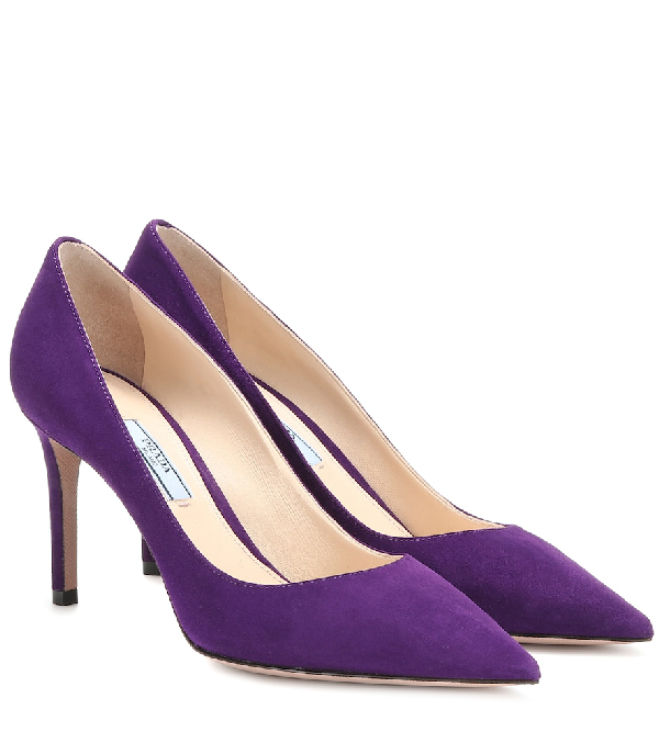 purple pumps