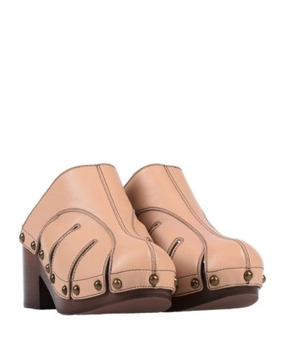 Chloé Closed Toe Mules In Sand