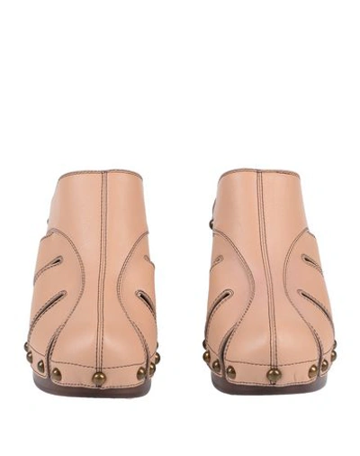 Chloé Closed Toe Mules In Sand