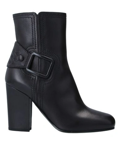 Shop Bottega Veneta Ankle Boot In Black