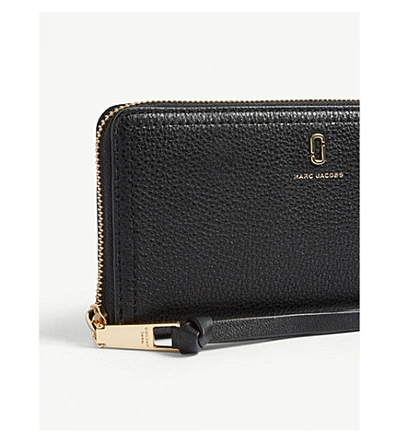 Shop Marc Jacobs Softshot Wallet In Black