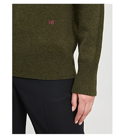 Shop Victoria Beckham V-neck Logo-embroidered Stretch-cashmere Jumper In Khaki Melange