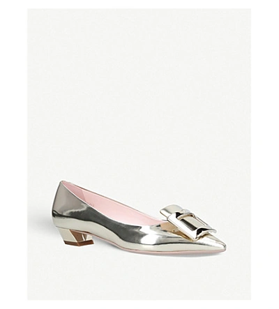 Shop Roger Vivier Gomette Metallic-leather Courts In Gold