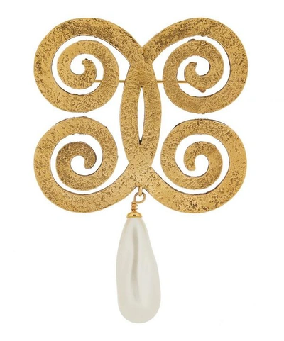 Shop Designer Vintage 1970s Chanel Gilt Faux Pearl Logo Brooch In Gold