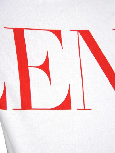 Shop Valentino Logo Print T-shirt In Bianco + Red