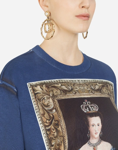 Shop Dolce & Gabbana Round-neck Sweatshirt With Queen Print In Blue