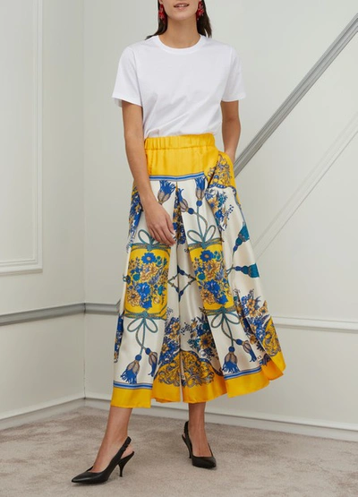 Shop Gucci Silk Printed Pants In Yellow