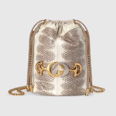 Gucci Zumi 系列迷你蛇皮水桶包