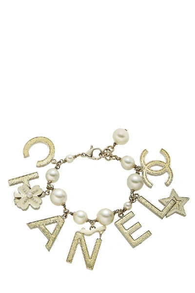 Pre-owned Chanel Gold & Faux Pearl Logo Charm Bracelet