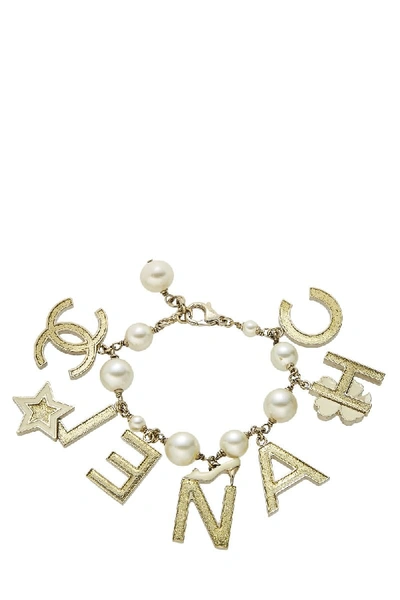 Pre-owned Chanel Gold & Faux Pearl Logo Charm Bracelet