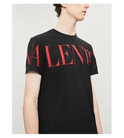 Shop Valentino Graphic Logo-print Cotton T-shirt In Black+red