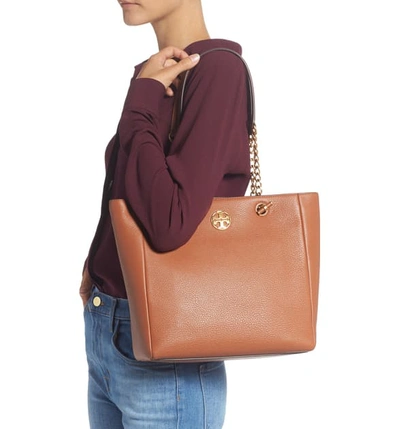 Shop Tory Burch Chelsea Leather Tote - Brown In Classic Tan