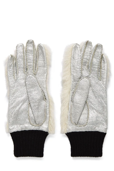 Pre-owned Chanel White Faux Fur Gloves