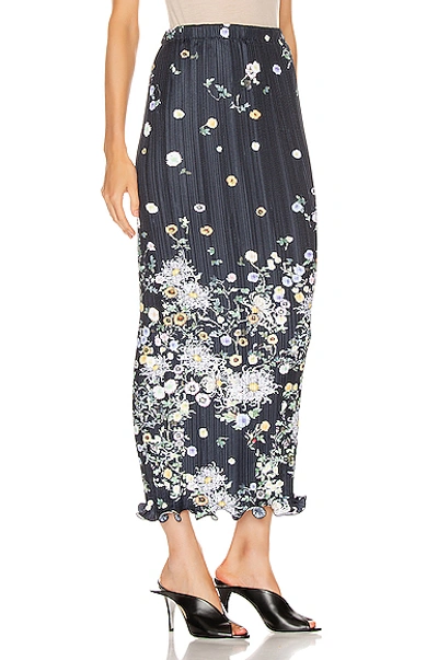 Shop Givenchy Long Pleated Wave Details Skirt In Blue,floral In Navy & Yellow